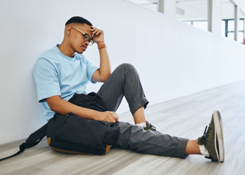 Etudiant qui recherche une école - ESG Tourisme