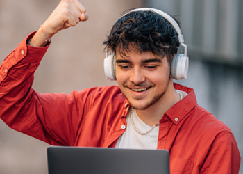 étudiant heureux - ESG Tourisme