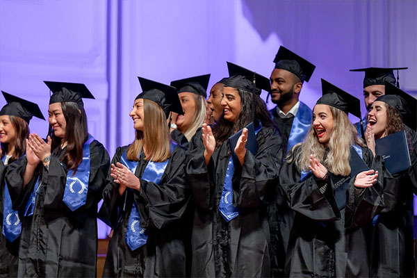 Le gala de remise des diplômes Le gala de remise des diplômes